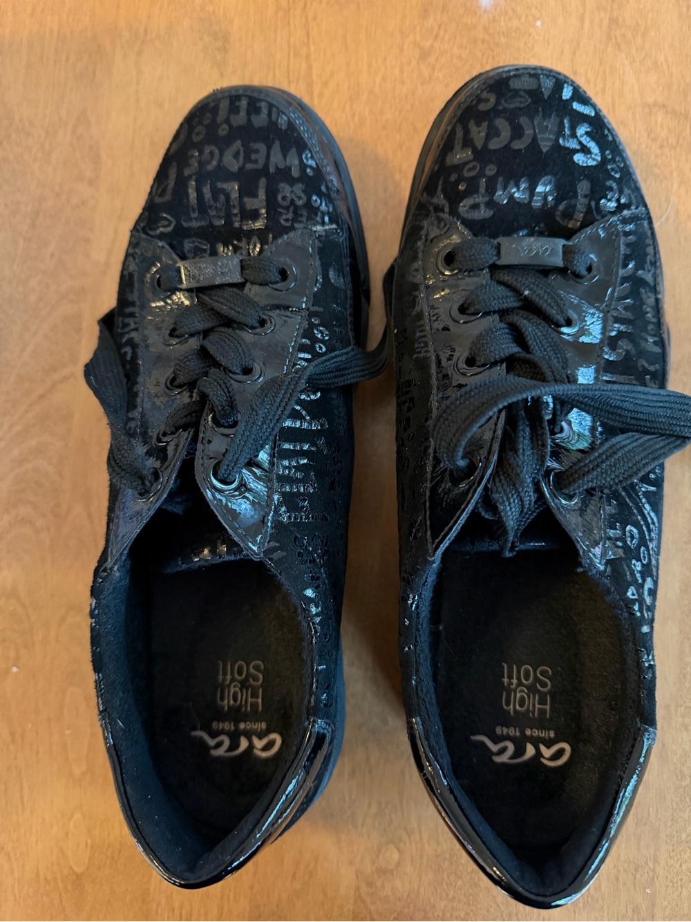 Ara Kids Black Glossy Logo-Print Lace-Up Sneakers